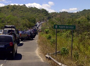Indígenas cierran indefinidamente la vía Interamericana en Viguí