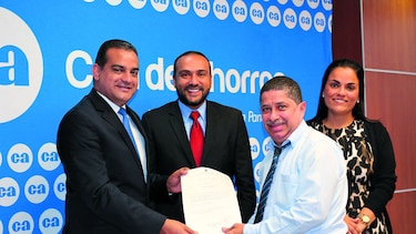 Caja de Ahorros recibe certificación de Mitradel