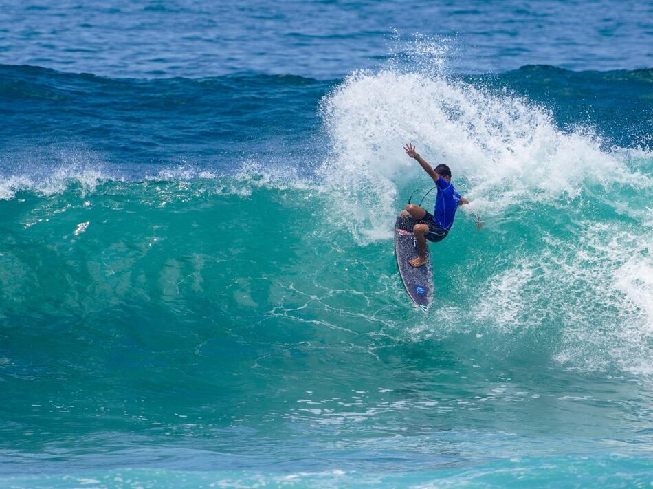Panamá mantiene en alto su bandera en el Mundial de Surf