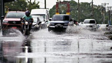Una ciudad que sucumbe ante las lluvias cortas e intensas