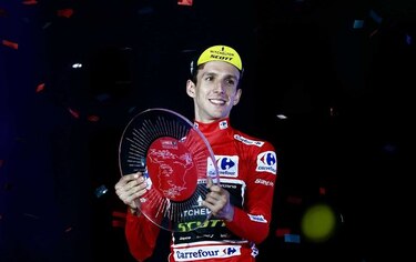 Yates se pasea en Madrid como campeón de la Vuelta
