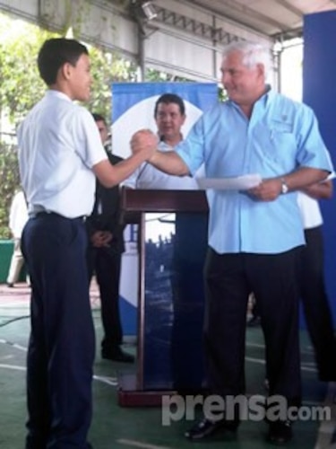 Martinelli promete a los estudiantes mejorar la calidad de vida