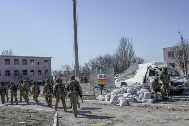 Rusia dice que concentrará ofensiva en el este de Ucrania y admite 1,351 bajas