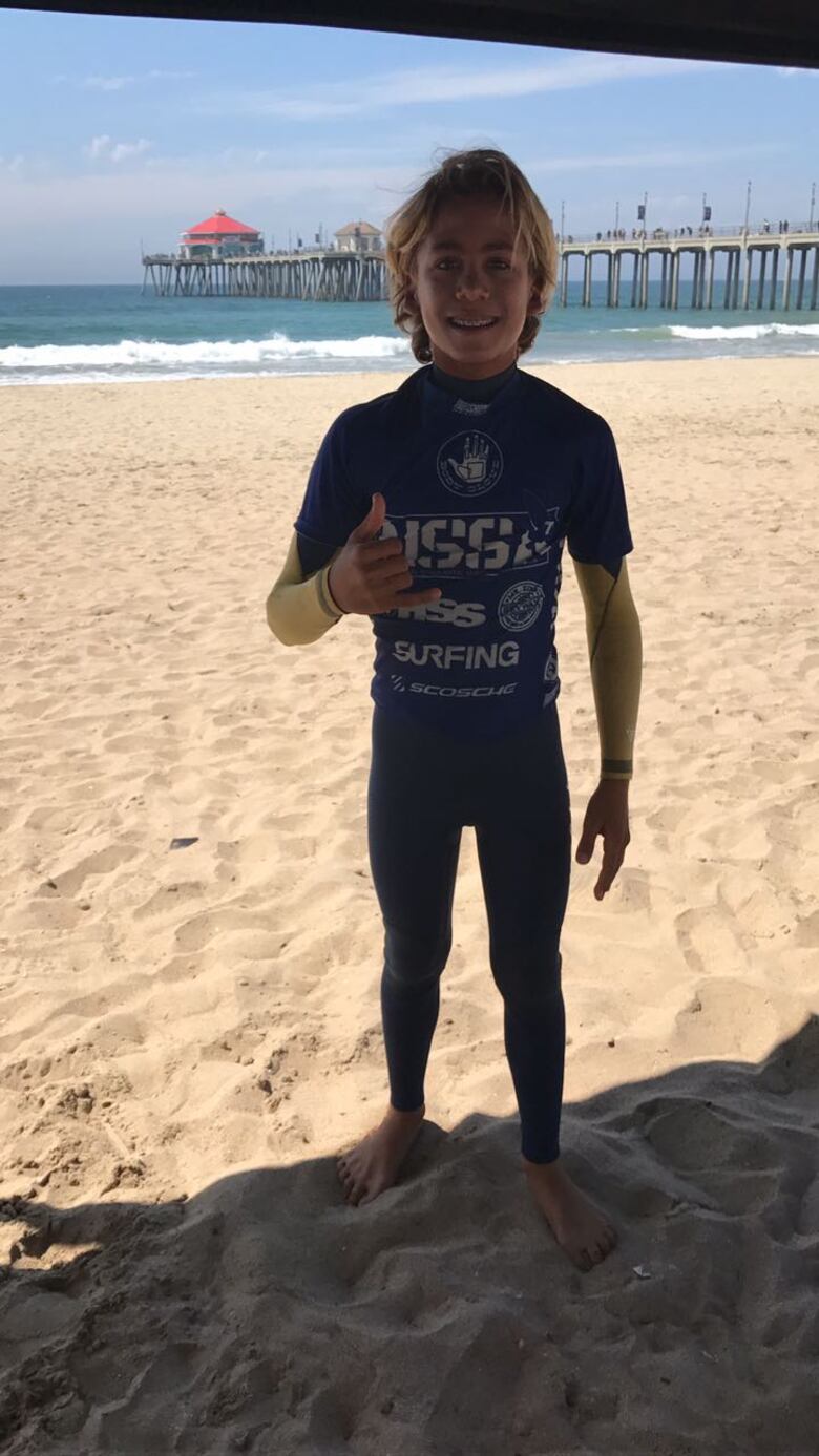 Surfista panameño Tao Rodríguez gana competencia en Estados Unidos