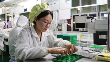 Cómo China usó a empresas como Apple para superar a EE.UU. y convertirse en líder mundial de la tecnología