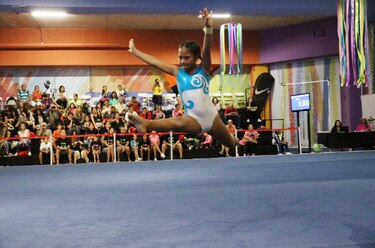 Gimnastas, al ritmo de No Limits