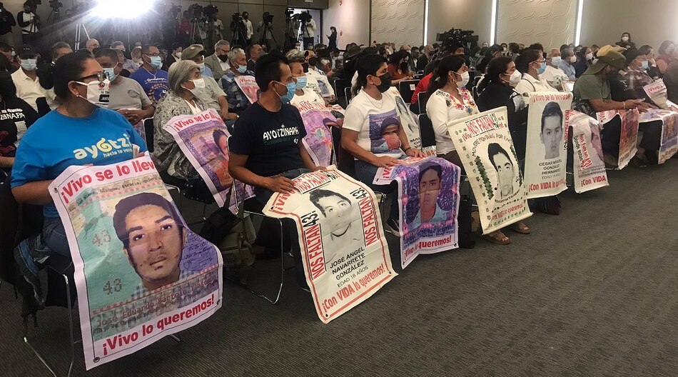 Acusan a autoridades mexicanas de ocultar información sobre desaparición de 43 estudiantes en 2014