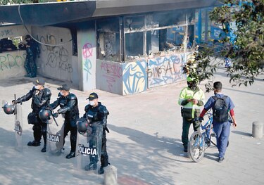 Violentas protestas en Bogotá contra abusos de la Policía