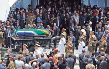 Sudáfrica entierra a Nelson Mandela