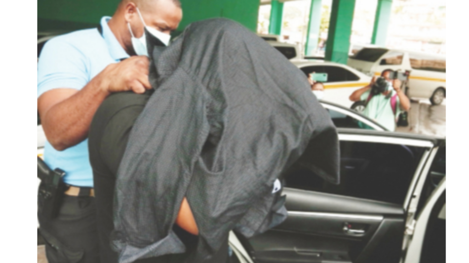 Los enredos de la investigación sobre la vacunación clandestina