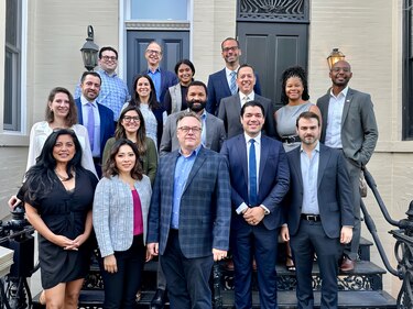 La CEO de la empresa panameña Wisy, participó en una reunión con legisladores de Estados Unidos sobre la regulación de la IA