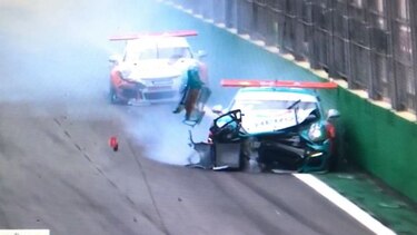 El piloto panameño Marcus Vario sufre accidente en Brasil; aquí el video