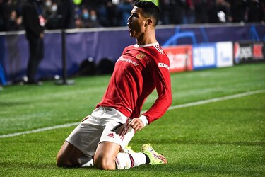 Cristiano Ronaldo evita la derrota del Manchester United ante Atalanta