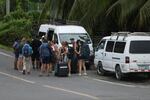 Bocas del Toro sigue bloqueado; turistas y residentes improvisan para movilizarse