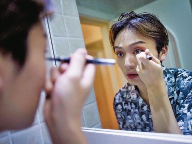 Maquillaje para hombres atrae a clientes en China