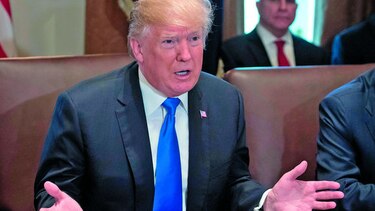 Cierre del gobierno opaca primer año de Donald Trump