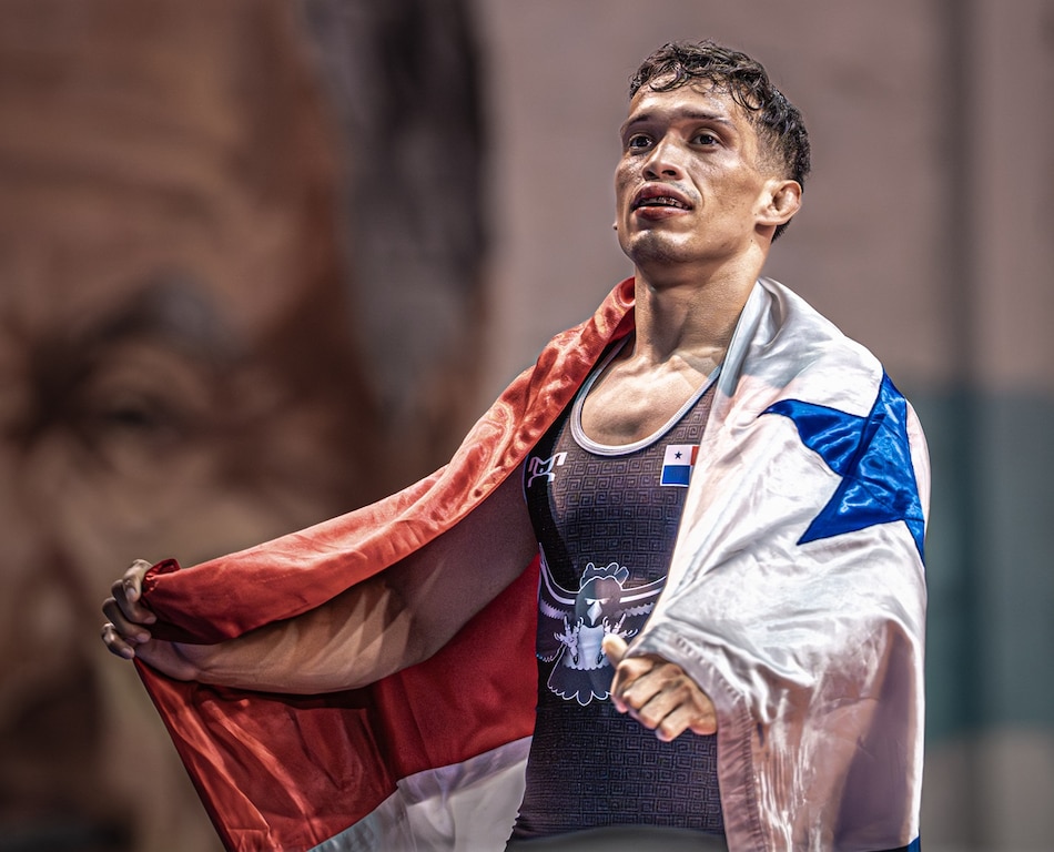 Lucha y karate aportan medallas para Panamá