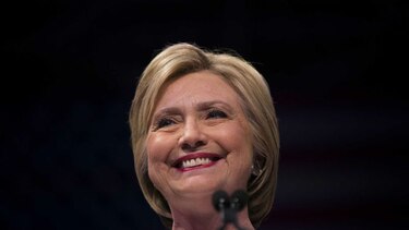 Hillary Clinton declaró ante el FBI por sus correos personales