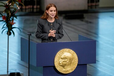 Hija de María Corina Machado recibe el Premio Nobel de la Paz dedicado a todos los venezolanos