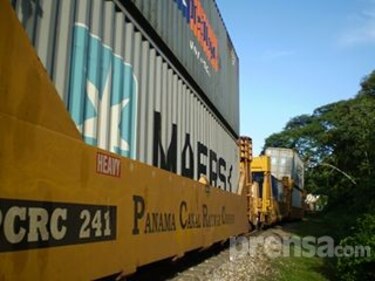 Tren con contenedores se descarriló en Colón