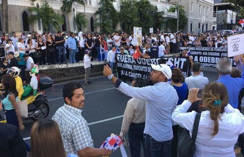 Ciudadanos piden un alto a la impunidad tras escándalo de sobornos de Odebrecht