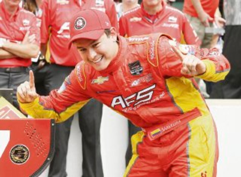 Saavedra logra la ´pole position´ para las 500 millas