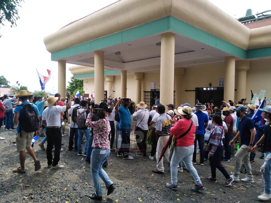 En Santiago manifestantes exigen respuestas a Cortizo; termina el diálogo sin un acuerdo  