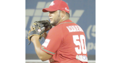 El béisbol vuelve al Kenny Serracín y al Calvin Byron tras 20 meses de ausencia 