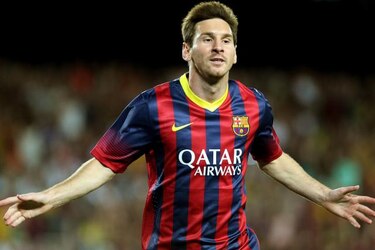 Messi celebra su décimo aniversario con el primer equipo del Barça