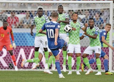 Triunfo nigeriano da respiro al equipo de Messi