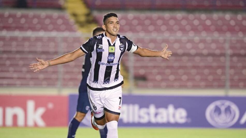 En Colón, Árabe Unido y Tauro abren la fecha 15 de la LPF