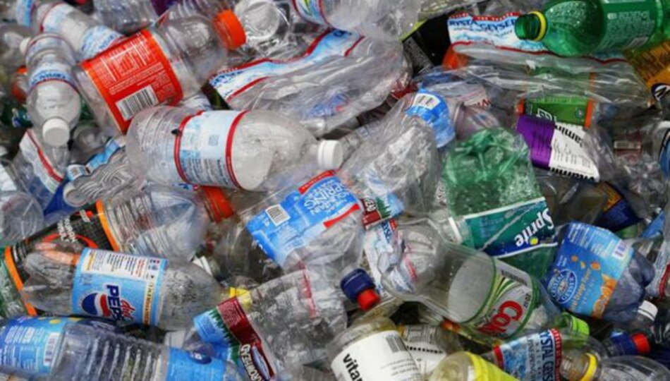 Aeropuerto de San Francisco prohibirá las botellas de plástico