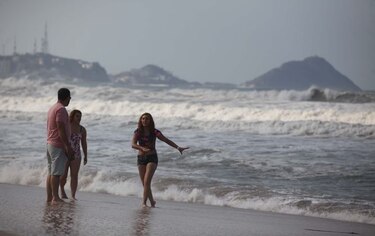 Huracán Blanca se debilita a tormenta tropical cerca del noroeste de México