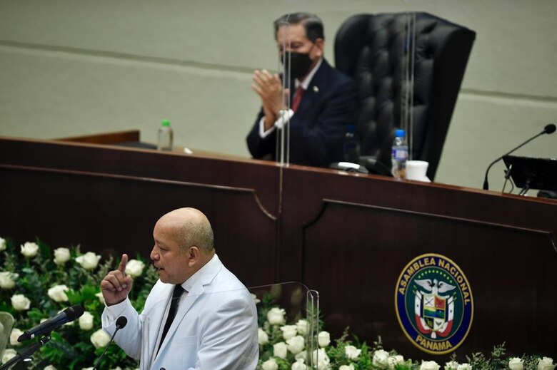 Crispiano Adames pide a sus colegas abordar ‘sin mayor dilación’ las reformas al reglamento interno de la Asamblea Nacional