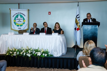 Crean nueva licenciatura en Ciencias Aeronáuticas, para la formación universitaria de pilotos