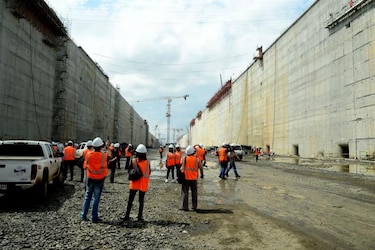 Grandes maniobras en torno a los canales de Suez y Panamá