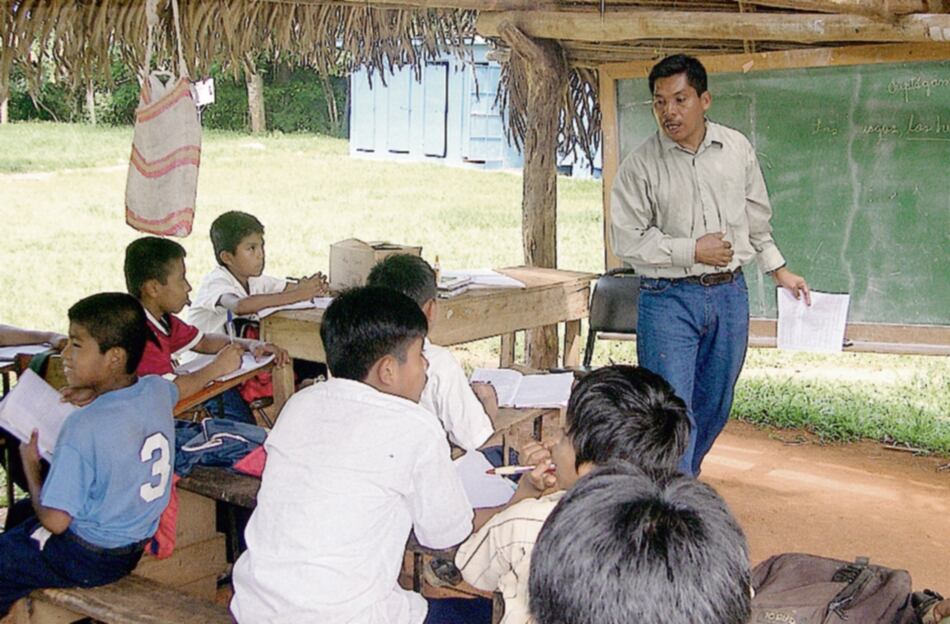 Material impreso para atender a los estudiantes de las comarcas