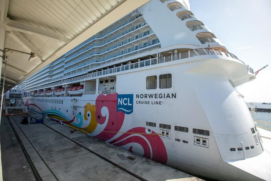 Dos cruceros llegan al puerto de Amador con al menos 6 mil turistas