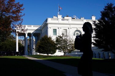 La Casa Blanca anuncia que comenzaron los despidos por el cierre del Gobierno de Estados Unidos
