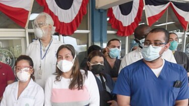 Médicos y enfermeras se mantienen en estado de alerta