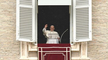 Papa Francisco pide respuesta internacional a crisis siria