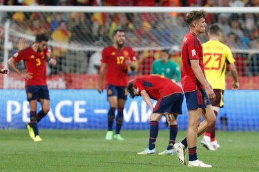 España cae en casa tres años y once meses después