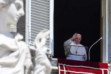 El papa lamenta que el coronavirus cause ‘muchas víctimas’ en América Latina