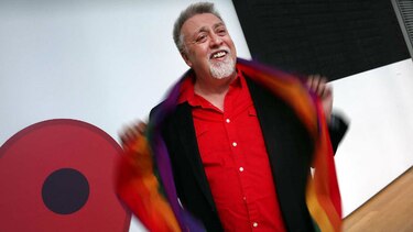 Muere Gilbert Baker, creador de la bandera del arco iris