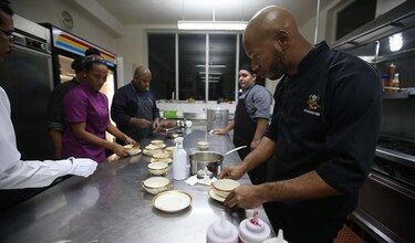 Un 'Kitchen take over', en la residencia del embajador de Estados Unidos