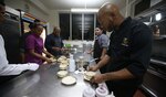 Un 'Kitchen take over', en la residencia del embajador de Estados Unidos