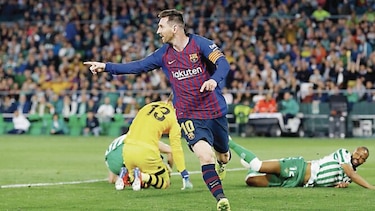 Recital de Messi con tres goles en su visita al Betis