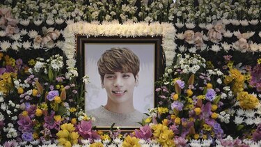 Suicidio de una estrella del pop coreano traumatiza a sus fanes