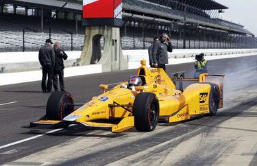 Fernando Alonso supera capacitación en la IndyCar