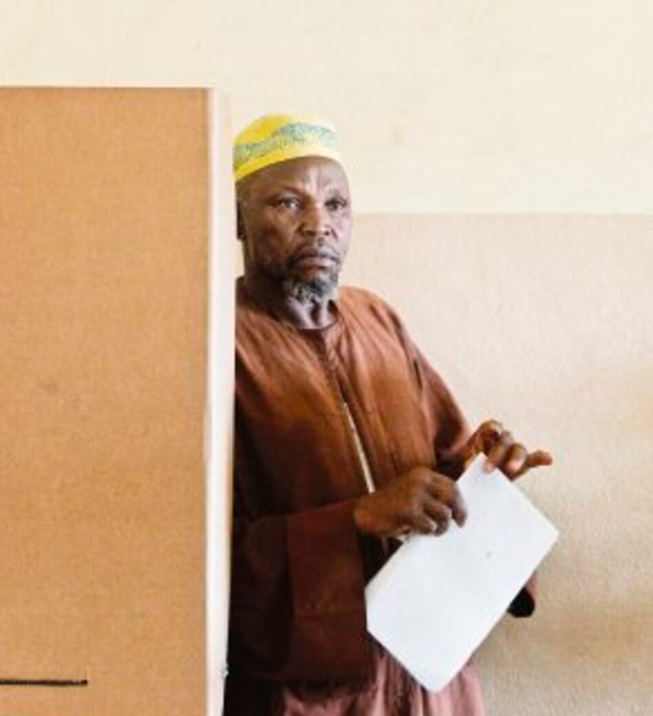 Terminan en calma elecciones en Mali